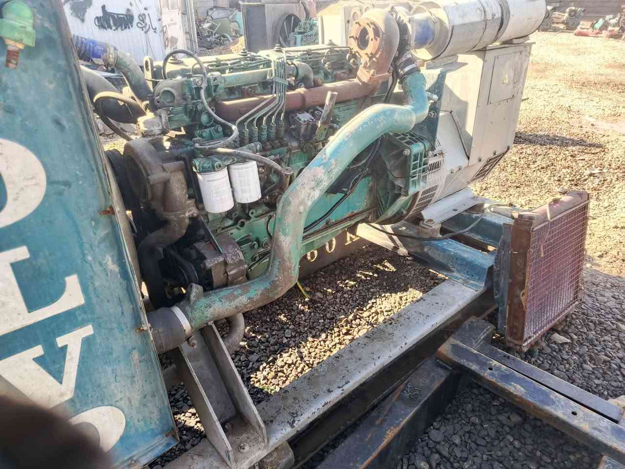 مولد فالفو 6 سلندر 160 كيفي نضيف لوك مامفتوح وضع شركه سعر 30 ورقه ديالى ***********
