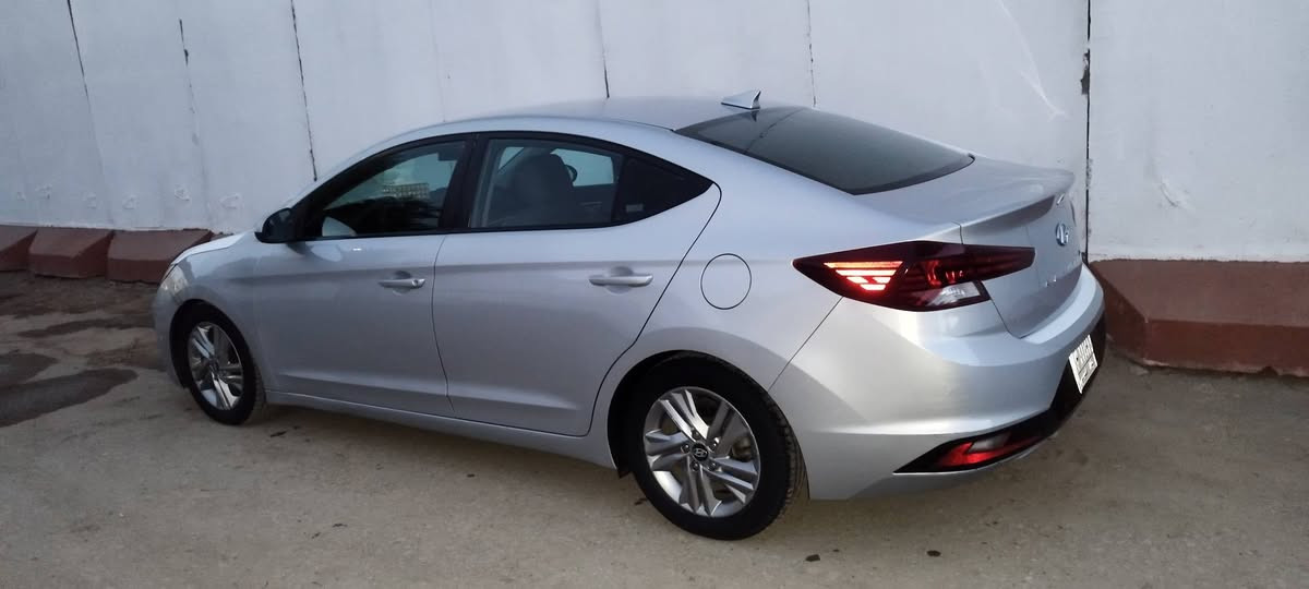 السلام عليكم
سياره للبيع نوع النترا موديل 19 
وارد امريكي حادث ربع بيند حسب مابين بالصور  
بدون ايرباك 
مكينه2000 دوش
 وكير ومكينه مكفولات
  ماشيه 111ميل
 فول مواصفات 
مانع انزلاق 
مثبت سىرعه 
رادرات اماميه  
شاشه كبيره كامرا دوار 
سستم صوت 
 حداده جديده خير من الله 
تخم تاير جديد
باتري جديد
 سياره بسمي وهزه جديده
 العنوان بابل حله  شراى يتصل بيه خير ويدلل السعر ب 136  وبيها مجال قليل الرقم ***********
