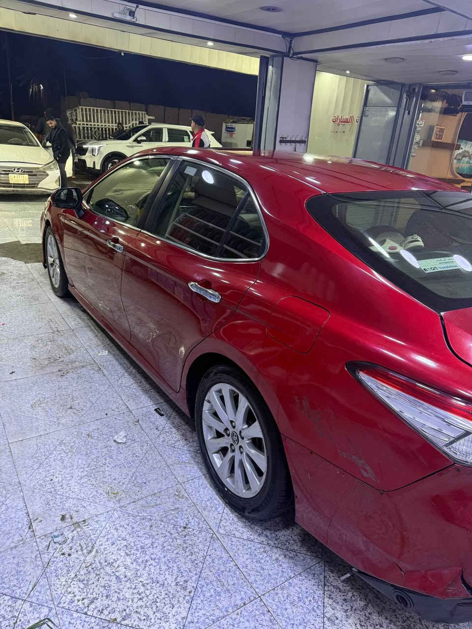 ارخص تويوتا كامري 2019 gle شركة ساز ماكو مثل سعرها رقم سلمانيه با اسمي فوول 1/1 بيها بارد بالابواب والجاملغات الاماميه موضحهن بالصور وبيها الجاملغ الخلفي مرشوش بسبب شخوط سونار بيها مسوي قبل سنه السيارة بيها اضافة منظومة غاز ايطاليه دبل سيفتي ال 50 لتر ب 10 الف يمشي 400 كيلو المواصفات سلايت بصمة دخول ذكي سايد بريك بصمة بردة خلفية مري شفط عندة التقفيل شاشة عطلات حساس امامي خلفي زنون عالي ناصي كشن كهرباء ومغلفات المحرك 2500 تنفس طبيعي يفرق عن الي يجي بالكامري الامريكي والكير Atf
نقوصاتها تصليح الدعاميات الاماميه والخلفيه فقط ودرع محرك هم تعبان 
السعر 180 وبيها مجال ولا يجي احد ويكلي ليش مسوي اضافة وشادلها غاز كل السيارات من السايبا الي ما تصرف لل 8 سلندر دا ايشدولهن علمود الاوكتان ويخلص من دوخة المحسن 
*********** بي وات ساب بغداد, العراق
