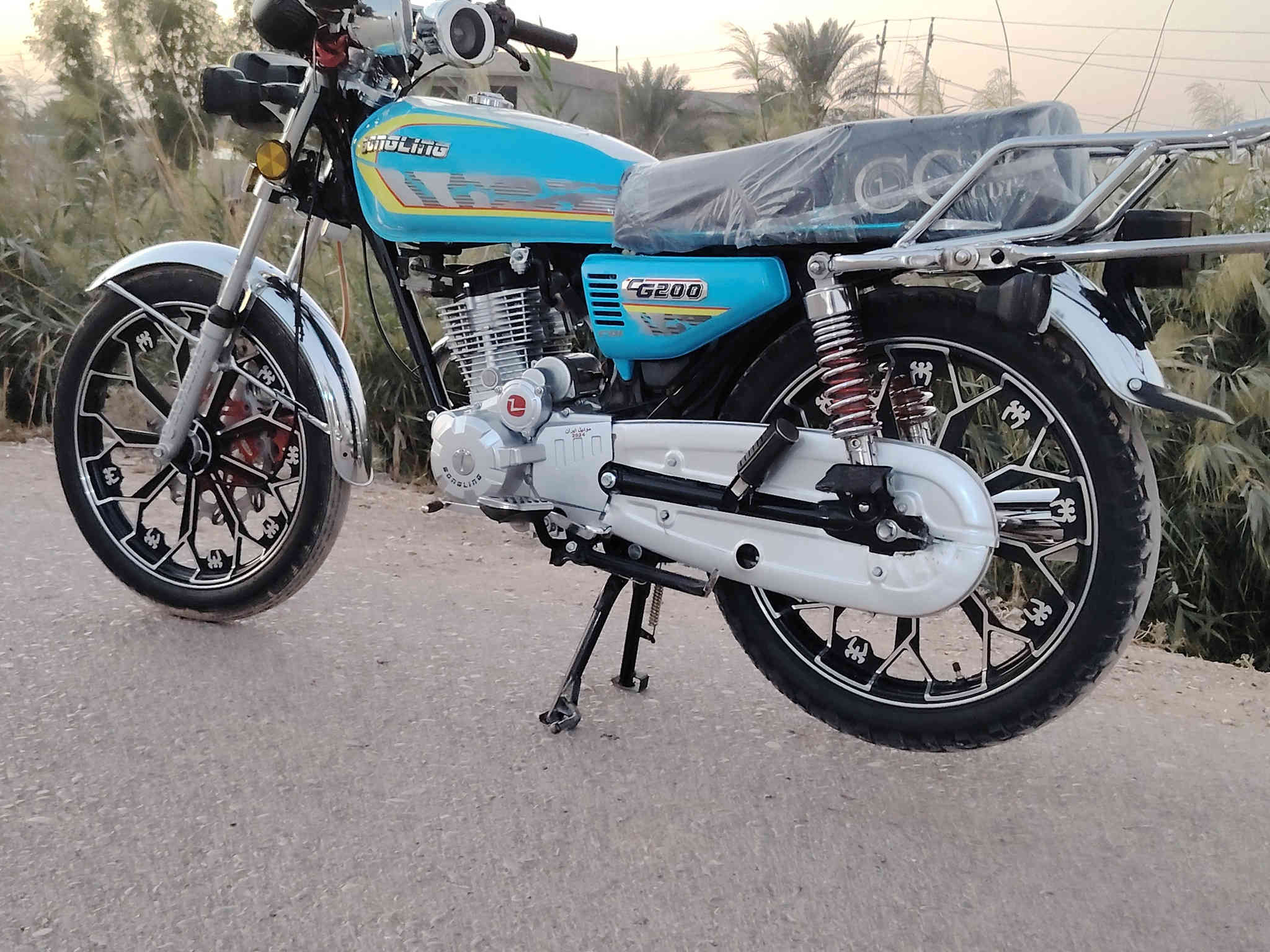 سلام عليكم درجه البيع موديل 24وراق كامله  سعر 650كهربايت كامله ديالى الخالص سراجق على طريق دالعباس اي ستفسر تصل على رقم ***********
