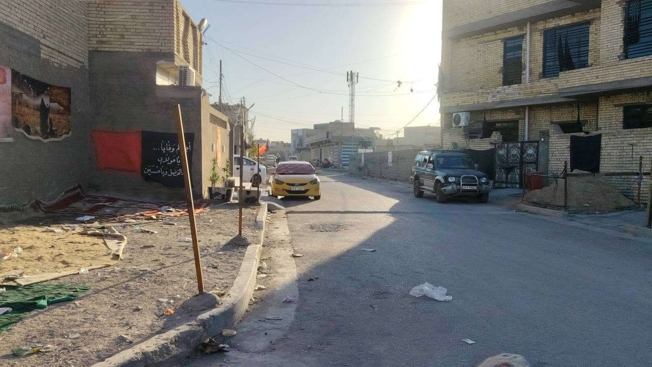 قطعه أرض في حي الرحمه واجه 4 نزال 12 ركن علئ شارع بين الرحمه وسفير شارع أسواق ابو ملاك ركن على شارع الشراي يتصل ويدلل ***********
