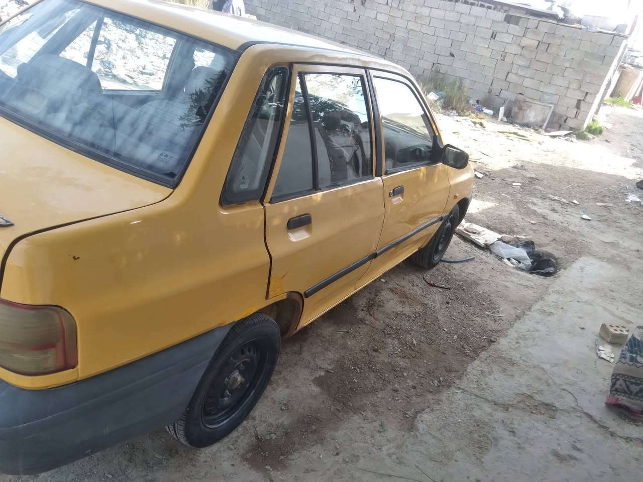 للبيع سايبه موديل 12سياره جاهزه من كلشي تخم تاير صدر خلفي امامي كهربايات كلها شغاله منضومه تبريد كامله بس منقص غاز تحويل مباشر مذب عليها ولاربع السعر 13 العنوان بغداد الستفسار على رقم ***********
