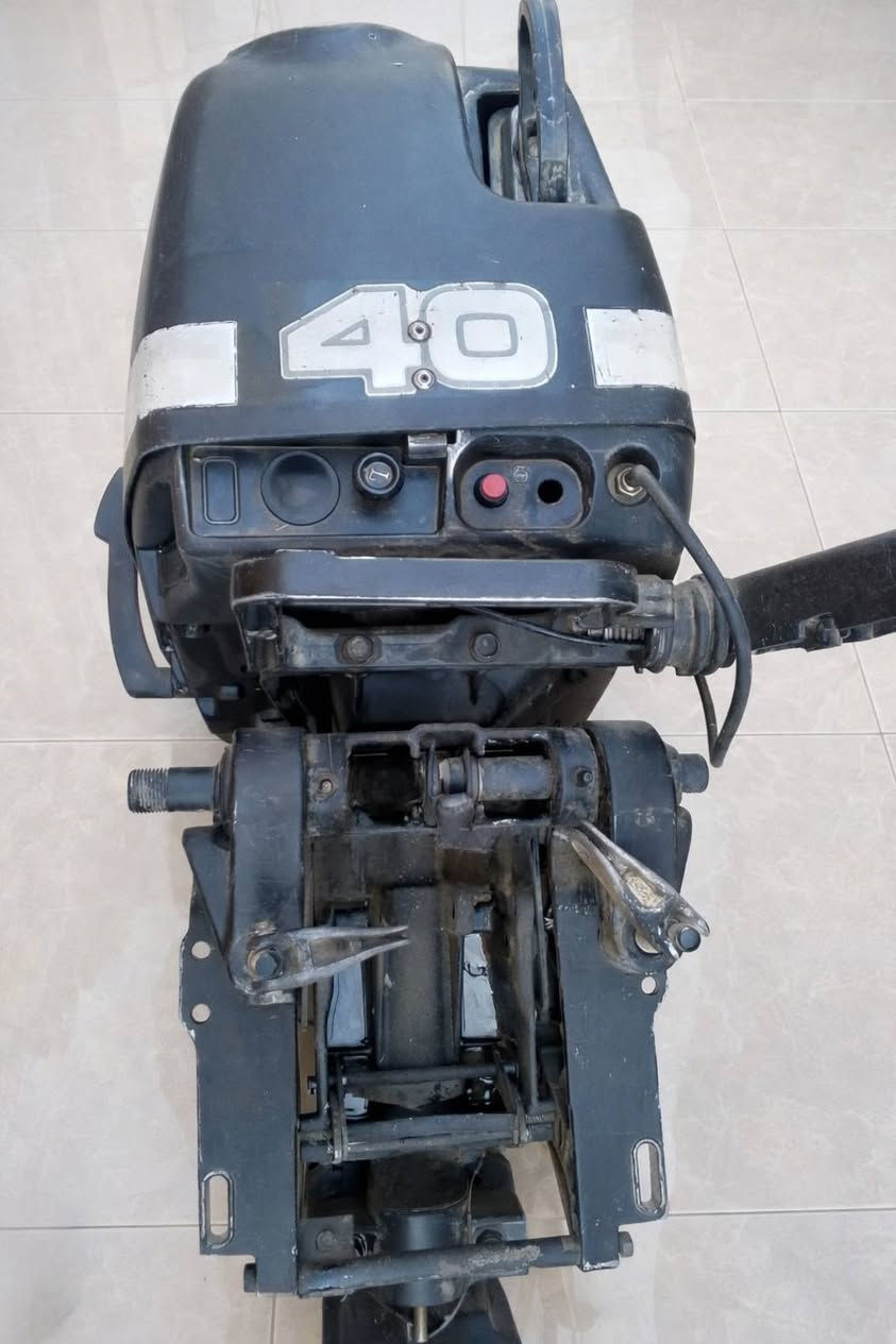 مكينه 40 سازوكي
مكينه شغاله مناقصها اي شي

#السعر مليون وبيها مجال للشرايه

#اسيا ***********

#زين ***********

#واتساب ***********
