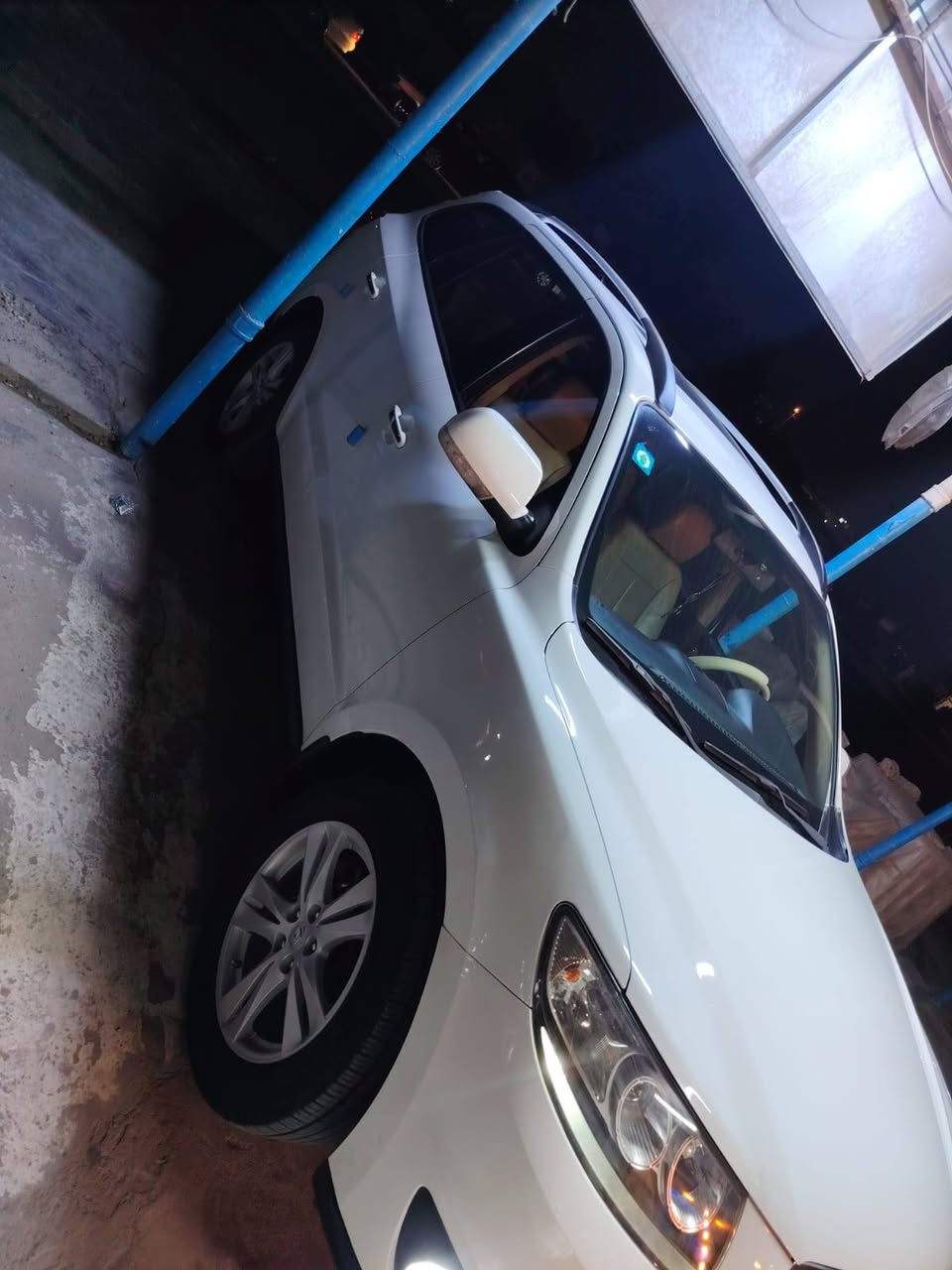السلام عليكم سنتافيا ٢٠١١ خليجي  كفالة عامة  من كلشي
فول مواصفات 
٦ سلندر 
 تدفئة تبريد بل كشن 
 كشنات جلد طبيعي
 مري شفط
فتحة
 بصمة
 ٧راكب
 فور ويل
رقم انكليزي جديد باسمي 
هزة جديدة 
السيارة ماشية ١٤١ الف

السيارة كلها علة البلاد
***********
السعر  ١٥٤$ ورقة
