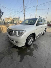 لاندكروزر ماشيه 43 الف حقيي كفالة عامه  موديل 2011ستينيه  سعر على التل...