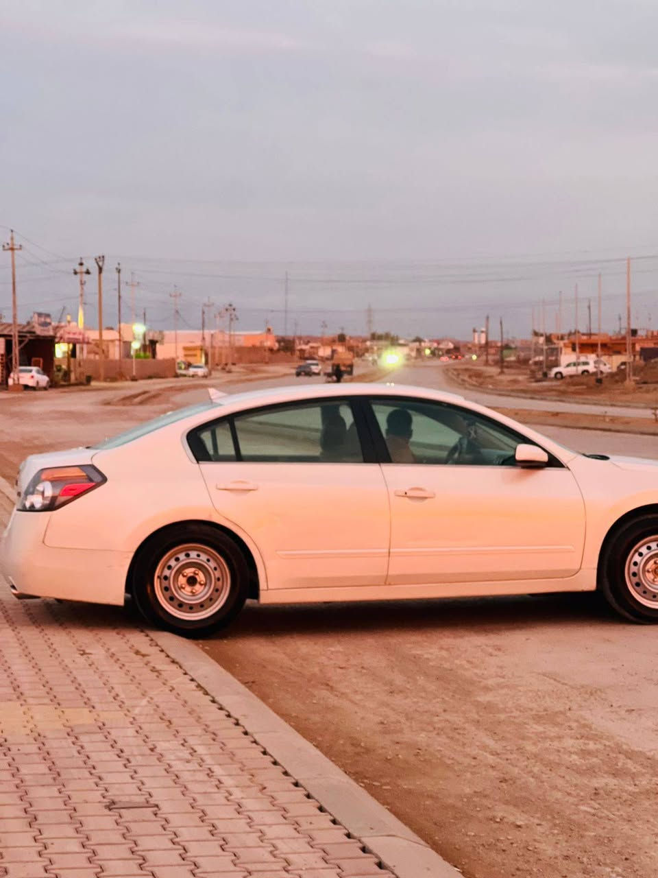 السلام عليكم
نيسان التيما 2009خليجي  رقم بغداد
 سنويه تنتهي 2029/11/2
كير ومحرك مكفول
تبريد تدفئه فول
 بيهاا صبغ اربع قطع اثر شخوط
سيارة بسمي شرط التحويل
السعر 90وبيهاا مجال
مكاني ديالى/جلولاء 
***********
