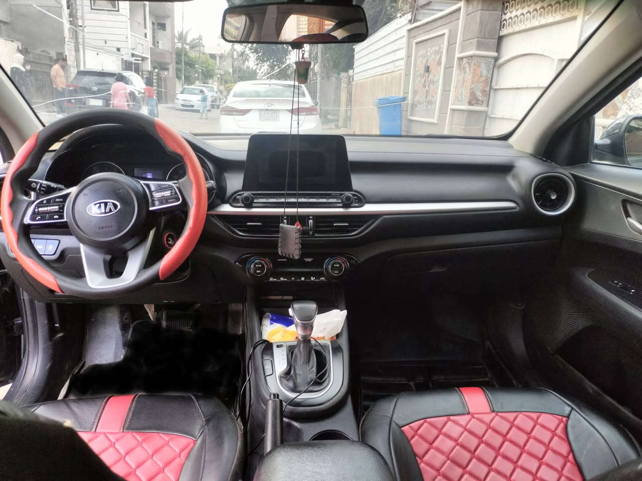 كيا فورتي 19 وارد امريكي حادثها موضح بالصور تبديل جاملغ وبنيد نفس لون وبيها صفحة كلير
محرك 200 دوش
كير at
حجر بيئه اصلي شركه 
سياره مال جناي صارلها 4 سنوات عندي ومناقصه شي
معروضة 115 ورقه وبيها حك الجيه
رقم بغداد بأسمي تحويل مباشر وموجوده بغداد حي الاعلام للتواصل ***********
