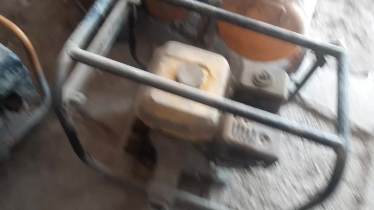 للبيع
فابريتر هزاز صب مشتغل مره وحده +
روبن ٢ انج كامل وي الهوووز مالته 
تواصل ***********
