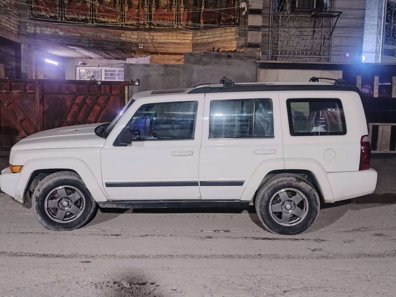 السلام علیکم جيب كوماندر مويل 2007 مكينه 6 سلندر 3700  سياره بيه بانوراما    رقم سياره بغداد  سنويه لحد2028   رقمي ***********
