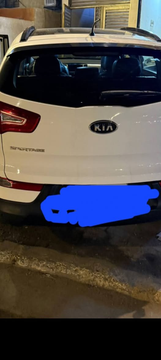 سلام عليكم سبوتج موديل 2011 رقم سليمانيه الدولي سنويه هزه جديد تحويل ثاني يوم بسمي السياره بيه 3قطع صبغ فقط بدون ضرر سونر موجود الباقي كفاله مكان بغداد الشراي يتصل *********** السياره فول عده البصمه
