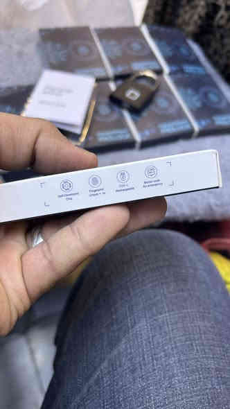 قفل بصمه متوفر 8 قطع سعر القطعة 10 الف جديد غير مستخدم  للتواصل خاص او ***********
