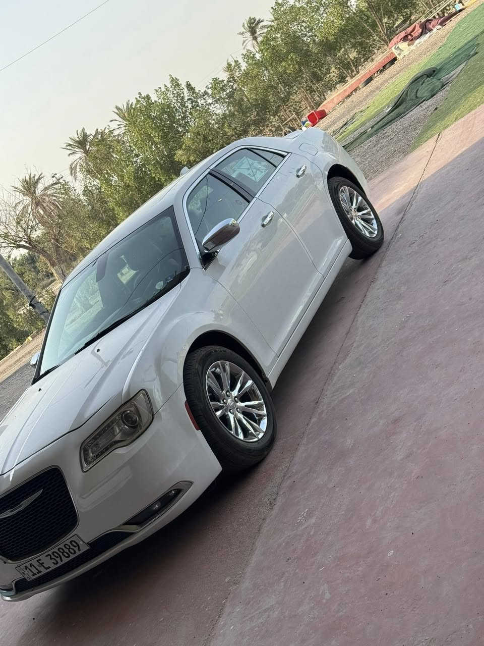 سلام عليكم وباما اصل 16 مرمزه21
سياره ابد مامشتغله خط 
فئة سي فول مواصفاتت
رقم بغداد باسمي🙏 
برده خلفيه 
مري قلاب 
كشنات تدفئه تبريد
خزن ميموري
فتحتين
سياره جاهزه الله شاهد 
تبريد ثلج حداديه تايرات كله جديد 
حادثهه صبغ جاملغ وبنيد فقط صبغ يعني. ضربه هنا هيه صطحيه وصبغة جاملغ وبنيد بدون دواخل ايرباكات كلهه سليمه سياره خير من الله 
السعر 200
مكاني الناصريه سوق الشيوخ
***********
ملاحظ اي تفاصيل تخص السيارهً مكتوبه تعجبك انه خادم ماتعجبك انه هم بخدمتكم سوي نفسك مشايف المنشور
