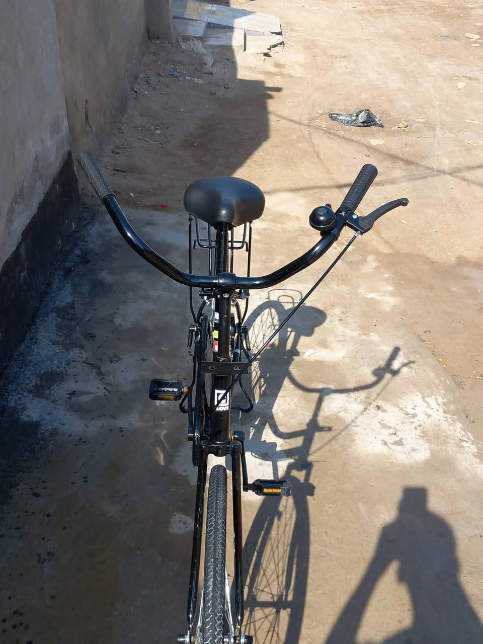 سلام عليكم بيسكل للبيع مديل 2021 والحجم 26 البيسكل نضيف كلش نسبة النضافه 90٪ والغراضه وياه كاملات كلهن صارله اسبوع من طلعناه السعر 150 التواصل ***********
