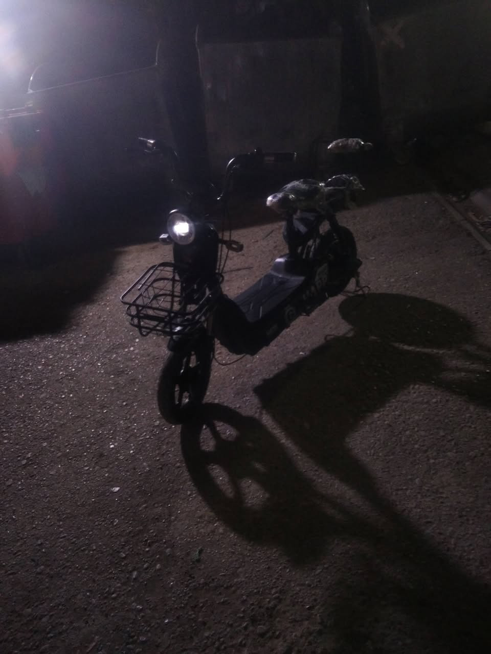 سلام عليك
دراجه شحن للبيع جديده نضيفه بمعنه كلمه عقل باتريات كلى نضيف وجديد تايرات جديده كلشي شغال مابيها اي نقص حجم14 سرعه50 بطاريات4 مفولات سعر180وبيها مجال بسيط مكان بغداد للستفسار***********
