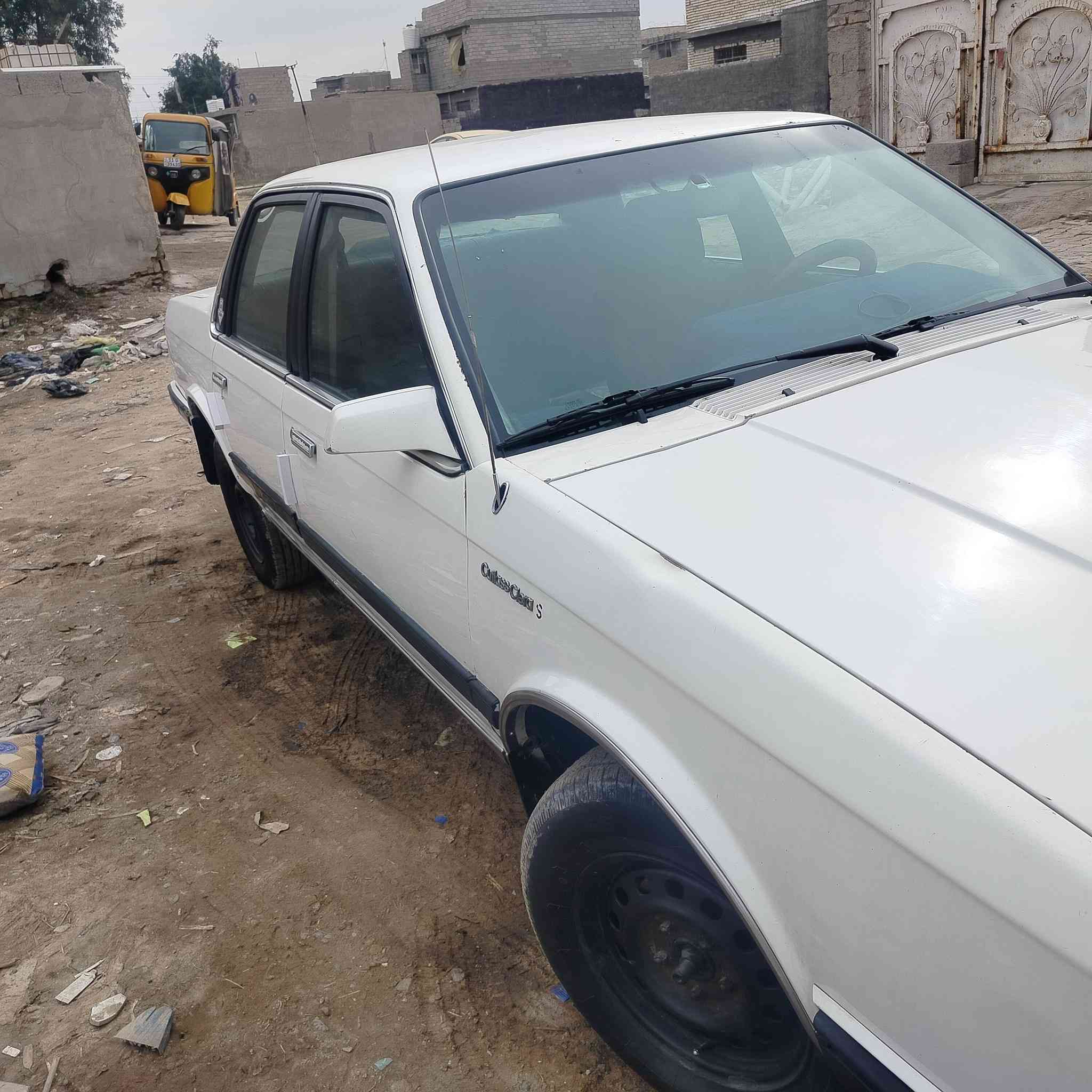 السلام عليكم للبيع اولدز موديل 90 سيارة جاهزة كير مكينة كله بلادي حدادية تبريد شغال منضومة زنون سيارة من ايدك للشارع ما نقصها اي شي مصبوغة عام جمالية فقط السعر 48 بيها مجال بسيط حگ الجية للاستفسار ***********
