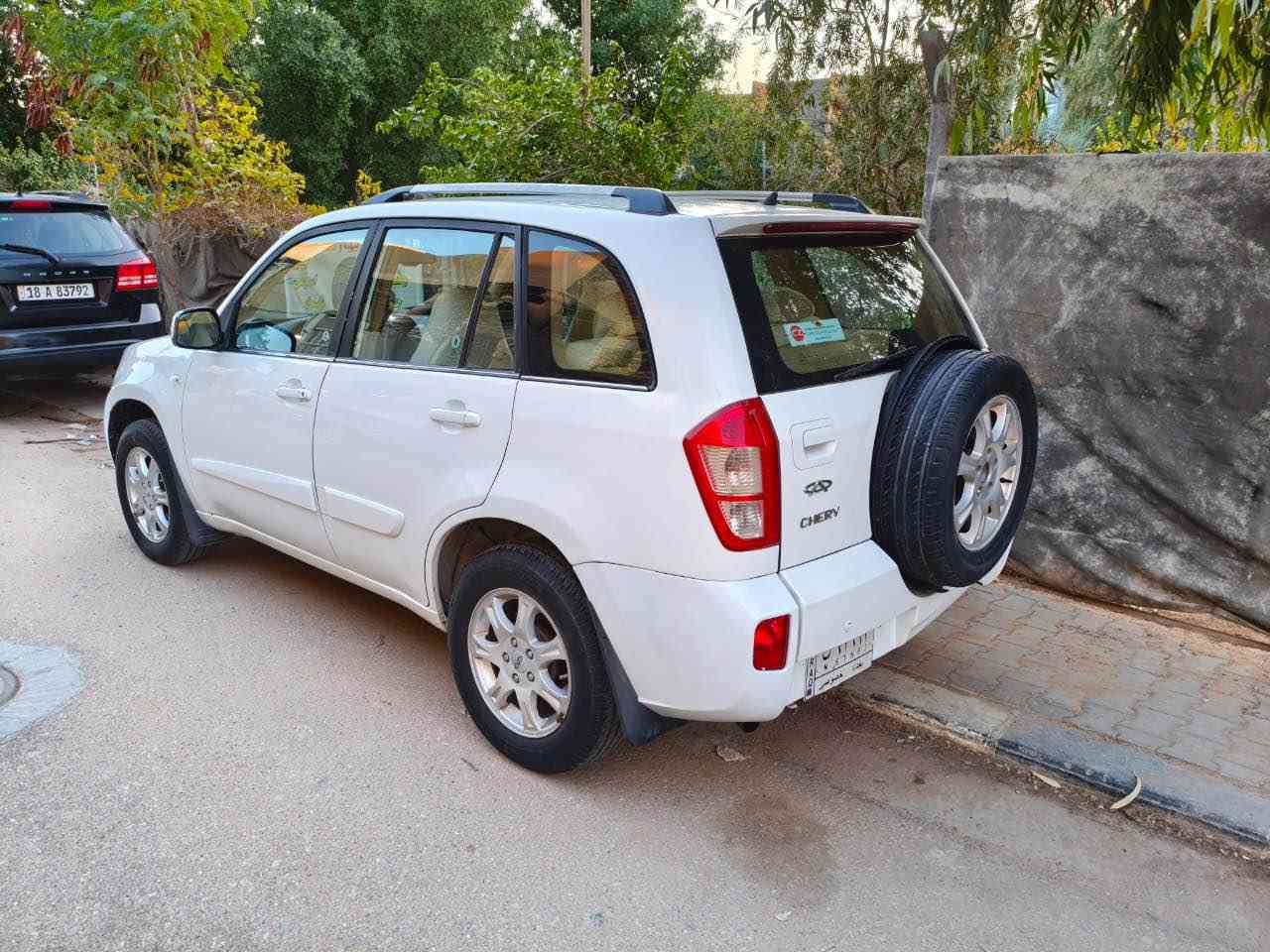 تيكو موديل 2012 كفالة من الصبغ 
محرك كير حدادية تبريد كفاله كلشي ماعايزه جديده  سنوية ل2017 ياله تسقط باسمي 

رقم التواصل *********** النجف, العراق
