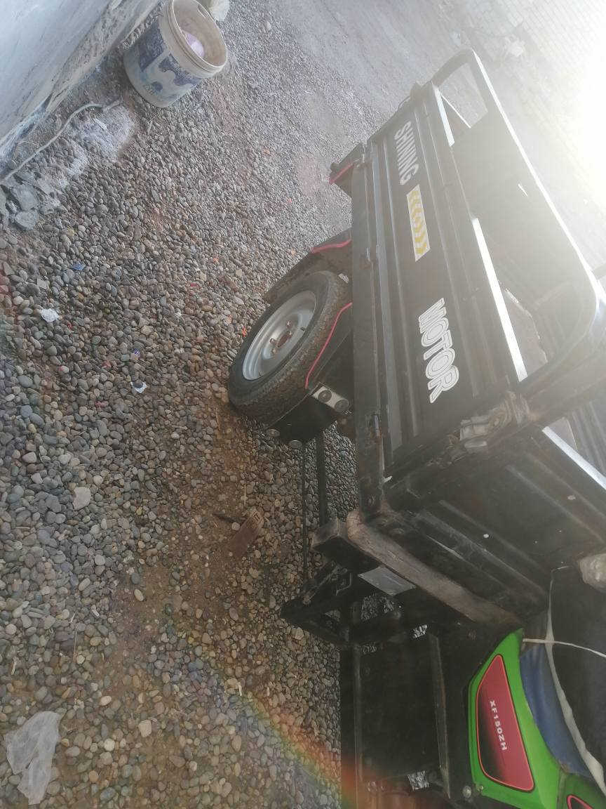 السلام عليكم ستوته للبيع 2015 ستوته كلش نظيفه محرك 25 ستوته ما ناقصه لو ربع عوزها بس صاير الستوته بس اوراق ما بيها السعر مليون ومئه
***********
