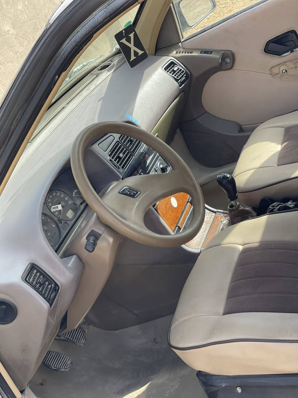 سلام عليكم بيجو بارص 405 موديل تسعه سياره كفاله ماعده مصلحه خياسات وبارد بل باب سياره جاهزه ع اخر حبايه حداديه خلفيه اماميه دوشمه تايرات جدد يعني السياره جاهزه ع اخر حبايه مكان السياره ديوانيه قضاا السدير السعر المطلوب بيهه 34 وبيهه مجال للطيبين وهاذه رقمي ***********
