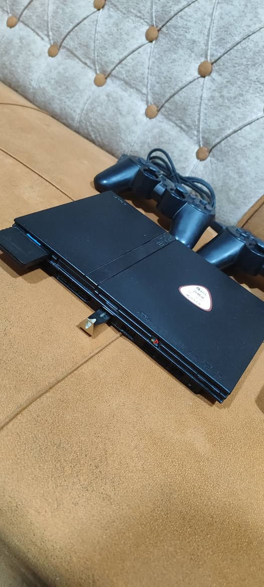 مرحبا 🙋
عندي هاذ بلي 2 
جان مضموم وهسه طلعنا كلش نضيف وزنه ثقيل 
ممفتوح ابد ونضيف كلش 
ماعرف بي 35 لعبة 
سعره 50 الف


**إذا كنت صاحب هذا الإعلان وتريد حذفه لأي سبب، رجاءا أرسل رسالة إلى الدعم الفني**