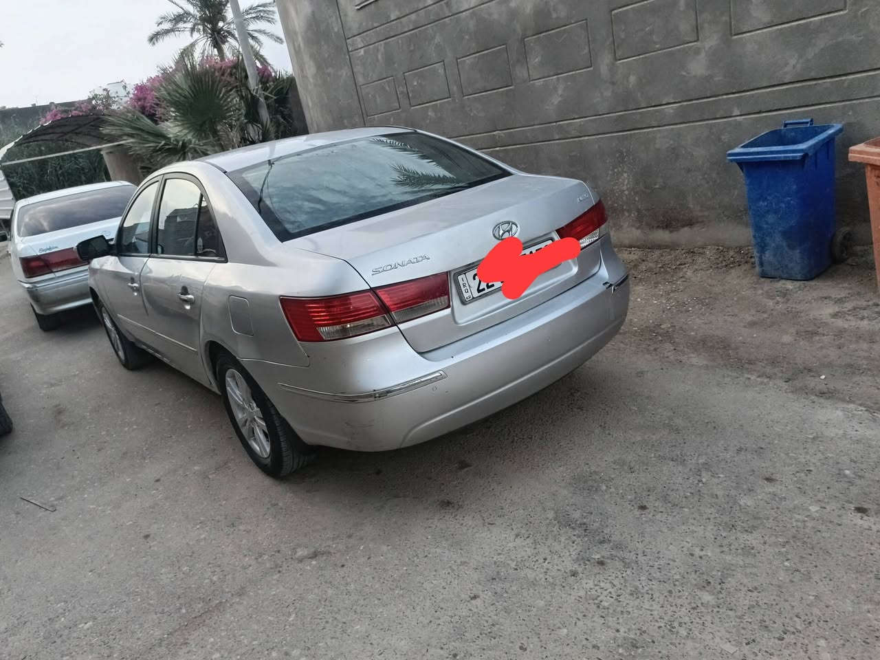 سوناتا موديل 2010 گصه جنطه محرك 2000مكاني القرنه السعر 45 وبيه مجال الرقم *********** السياره نظيفه حيل
