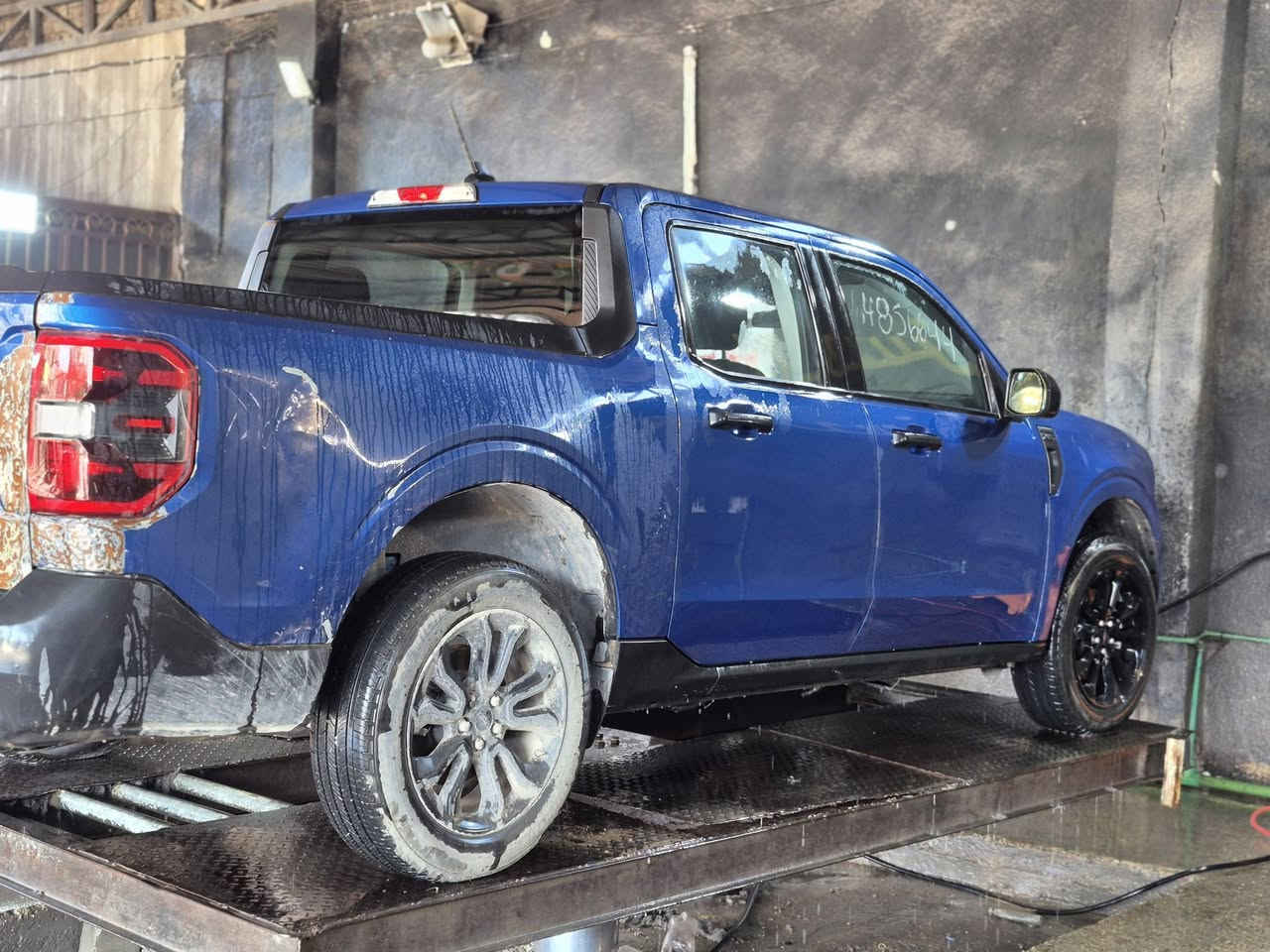 السلام عليكم مافرك هايبرد 24  xlt مواصفات خاصه سلايد تاير حجم 18 ومواصفات اخرى بعدها مامصبوغه صور الحادث مرفقه مرقم بغداد م ***********
