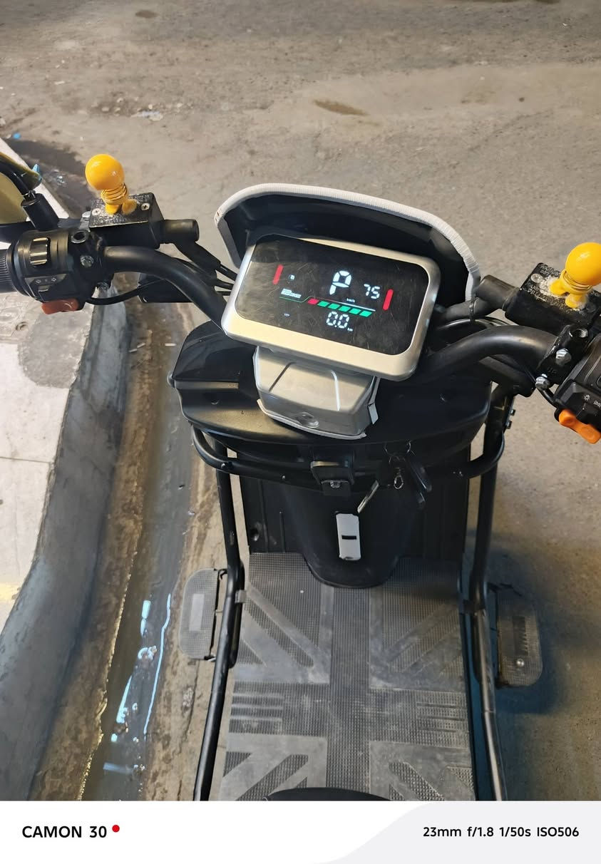 للبيع ريان دراجه كهرباي شحن سعر ٨٠٠ وبي مجال ***********
