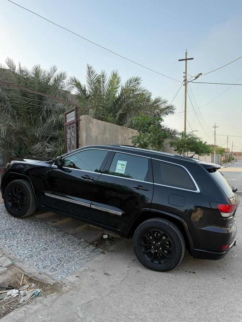 السلام عليكم جيب للبيع موديل 2013 فوول موصفات 1/1 سياره جديده  ماشي 160 حقيقي مكينه كير حداده كلهه منفوضه  جديد تخم تاير جديد ويل 18 دواخل  جلد سياره حلوه ومرتبه  تحويل ثاني يوم  اذ اكو مراوس بجارجر اوباما اراوس  
حادثه جاملغ وبنيد بدون دواخل 
مكاني البصره قضاء المدينه السعر 157 وبيه مجال للشراي يتصل ويدلل ***********
