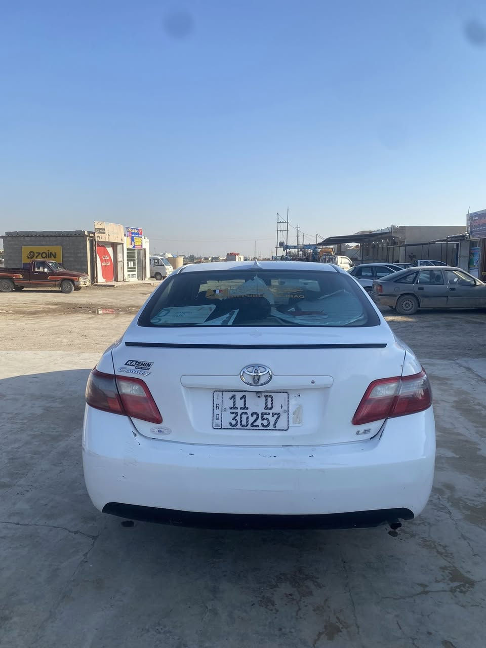 سلام عليكم 
تويوتا كامري موديل 2007
فئة LE 
تنته 
لايت زِنون 
محرك وكير وتبريد كفاله 
السياره كفاله عدا  الجاملغ الخلفي 
الباقي كفاله عامه
سنويه لل 2030
رقم دولي بغداد السعر 105 وبيها مجال بسيط 
مكان السياره صلاح الدين (سامراء)
مكلف بالنشر 
رقم صاحب السياره ***********
