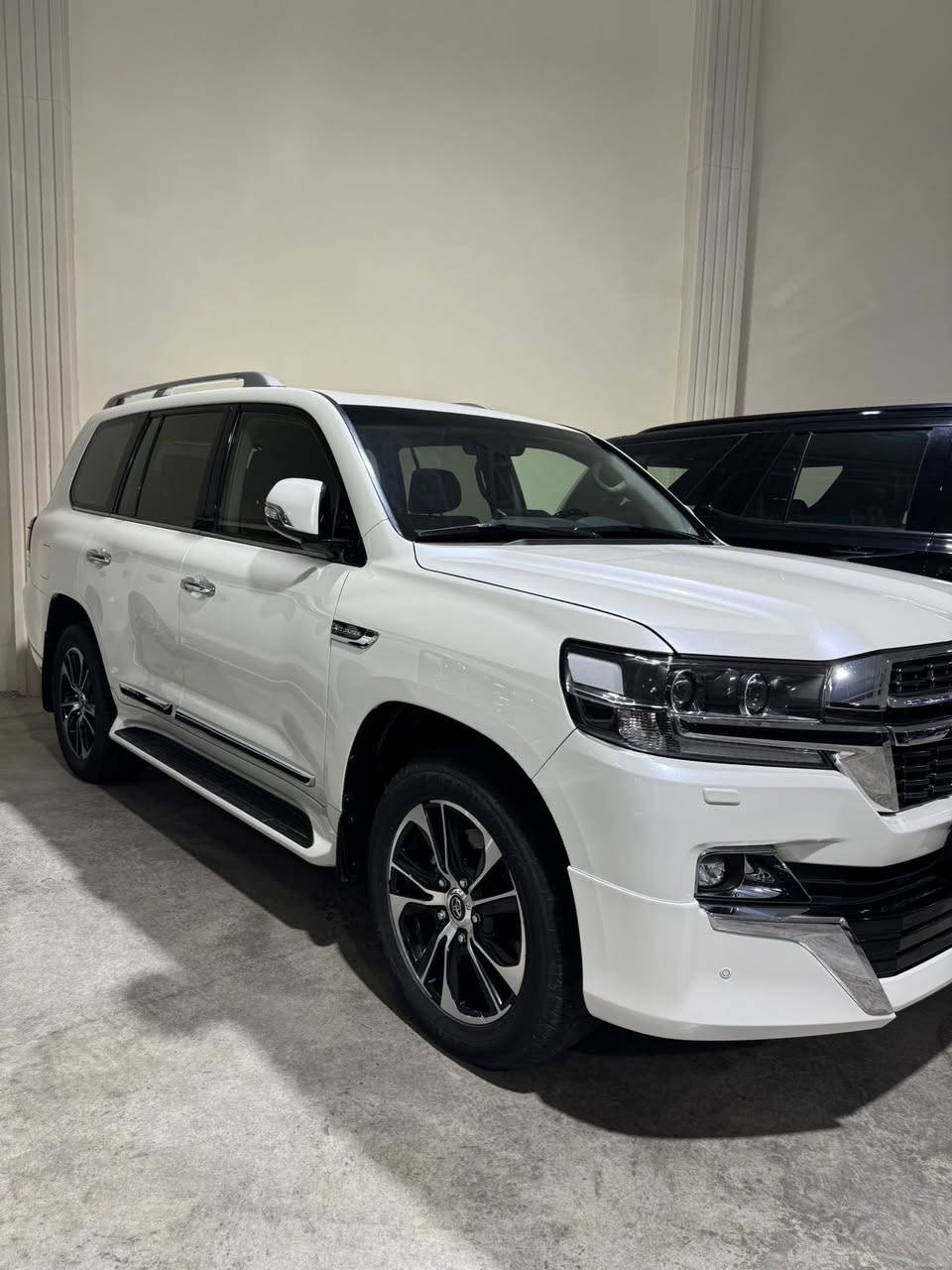 LAND CRUSIER 2021 

الفئة : بحراني 

بدون اضرار بحالة الوكالة

الممشى : 66.000 km 

الموصفات  

سلايد 
بصمة تشغيل + ابواب 
كراسي جلد + كهرباء ( قرميدي )  
جنطة كهرباء 
بقية مواصفات البحراني معروفة 

اي استفسار زيارة المعرض او الاتصال على الرقم ***********
