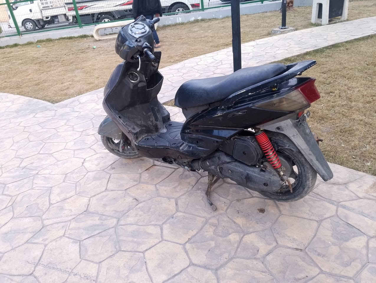 دراجة سكنس فحل كابريتر
دراجة شغالة نكره سلف وهندر مكينة خرسة 

ستاند تعليك+ستاند صفح + صالنصة بلادية

كهربائيات كلهة شغالة + اشاير + دشبول شغال

قفل ستيرن + قفل جنطة

دبلات امامي شغال + خلفي شغال

دراجة خير من الله ومكينة نظيفة وحلوة لا تبخير ولانظوح

سعر 575 وبيهة مجال بسيط حك جية

مكان بغداد //  ***********//***********وتساب
