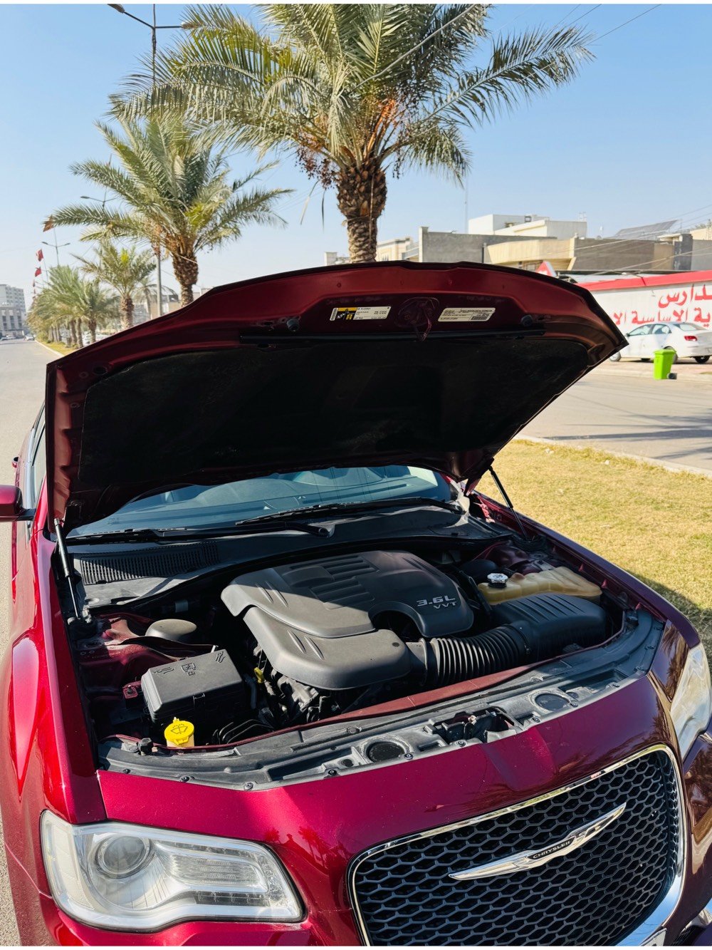 للبيع كرايسلر اوباما 
مديل 2016 لون كرزي شذرة 🍒
فول موصفات عدا البانوراما دخل جلد اسود بصمة صاج اسود ملكي ستيرن كامله مقاعد تحكم كهرباء ميموري خزن 
كير ماوس طيارة 8 نمره نضام AWD فور ويل مانع تزحلق كروس مثبت سرعة سستم سماعات Alpine تبريد قطعتين لايت زينون عدسه عالي ناصي ويل كروم قياس 18
بصمات العدد 2 و سبير و عده كامله منازله
محرك 3600 المسافة المقطوعة 88 ميل 
السيارة نضيفة جداً استخدام شخصي جاهزة من كلشي مابيها اي نقص و عليها ادامه كامله و نصبتها حلوة 
وارد كندي الضرر جالملغ خلفي ايسر و ربع الجنطة الخلفية بدون ايرباك و دواخل و بل عراق بيها صبغ جماليه اثر شخوط خمس قطع ابيع شبه احزام
السونار مرفق مع المشنور و صور حادث كندا 
رقم شمالي اربيل دولي تحويل مباشر 
السعر 190 و بي مجال 
العنوان بغداد السيدية
 للتواصل ***********