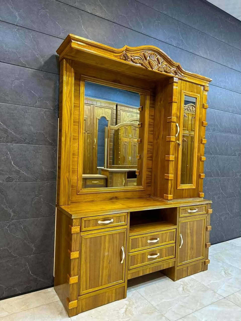 غرفه صاج جديده وغير مستخدمه تكمه تفصال نوع خشب خارج 5ملم صاج 
وداخل 4ملم صاج
داخل وخارج صاج 
صبغ صاجي حراري


**إذا كنت صاحب هذا الإعلان وتريد حذفه لأي سبب، رجاءا أرسل رسالة إلى الدعم الفني**