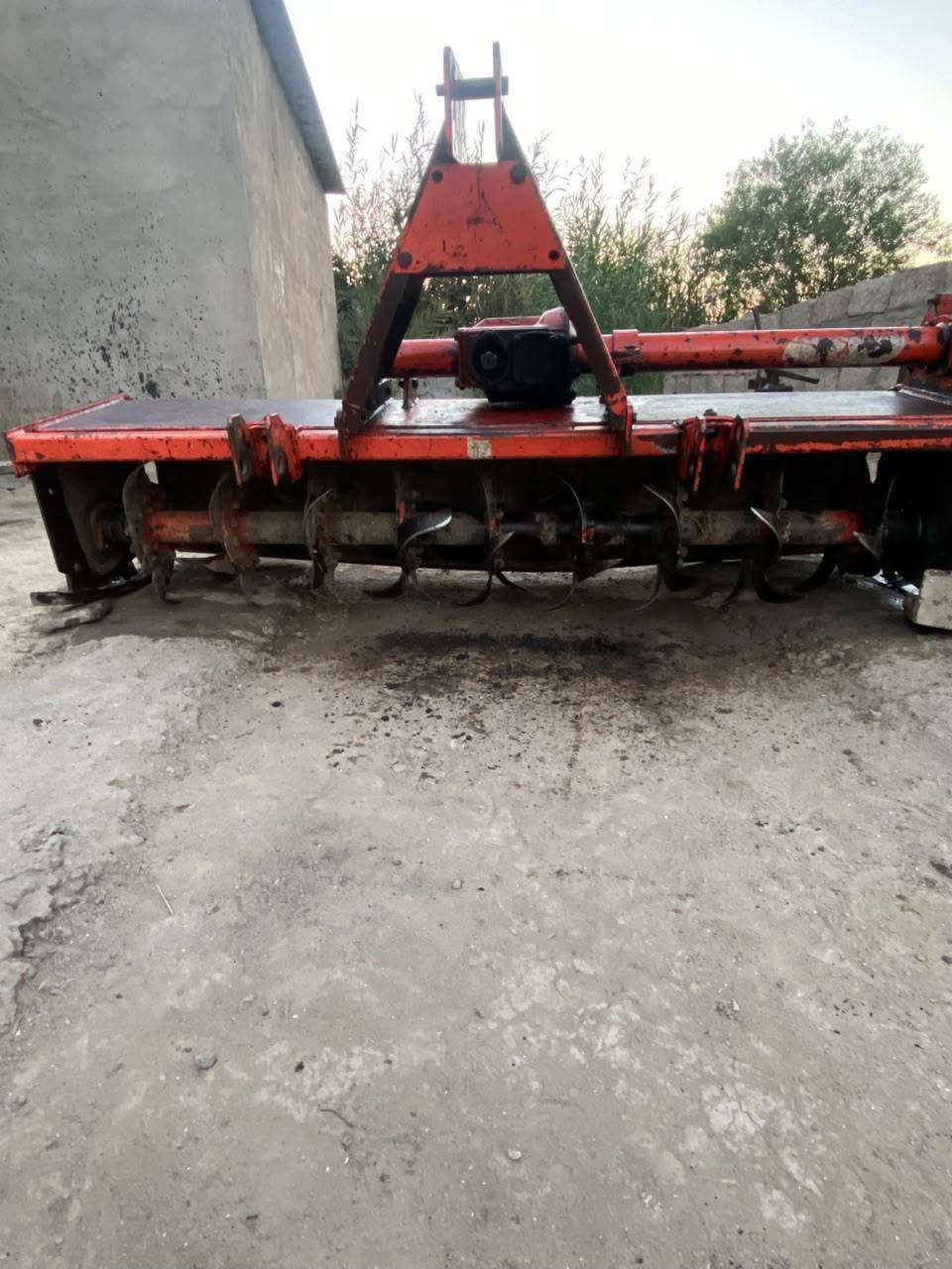 سلام عليكم رفاسةأيطالية الحجم 185المكان اليوسفيه ***********  /***********
