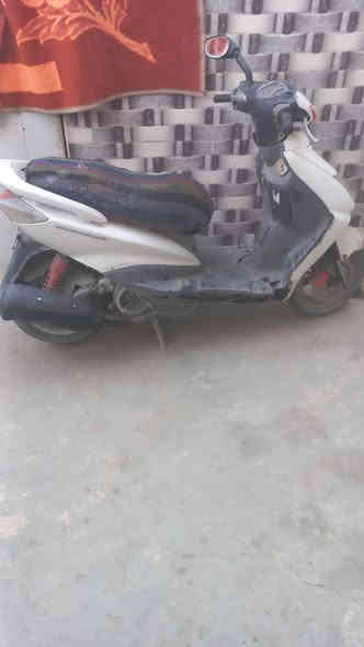 السلام عليكم متاح سكنس نثيه ١٤٠ الدراجه خمدت وطفت بعد ما اشتغلت مثل ما موضح بلصور مكانب الشعلة ***********
