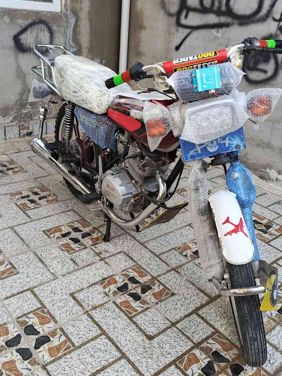 دراجة سافين 5كير موديل2020
دراجة اخو صفر لوك زيرو
MP3 شغال
محرك كبس شرط مامفتوح
لاصرف لا بخار 
كهربائيا كامل شغال كيجات شغال
سلف شغال
دراجة مابي اي نقص ماشاالله جديده
سعر 550وبي مجال
رقم موبايل ***********
عنوان کرکوک
