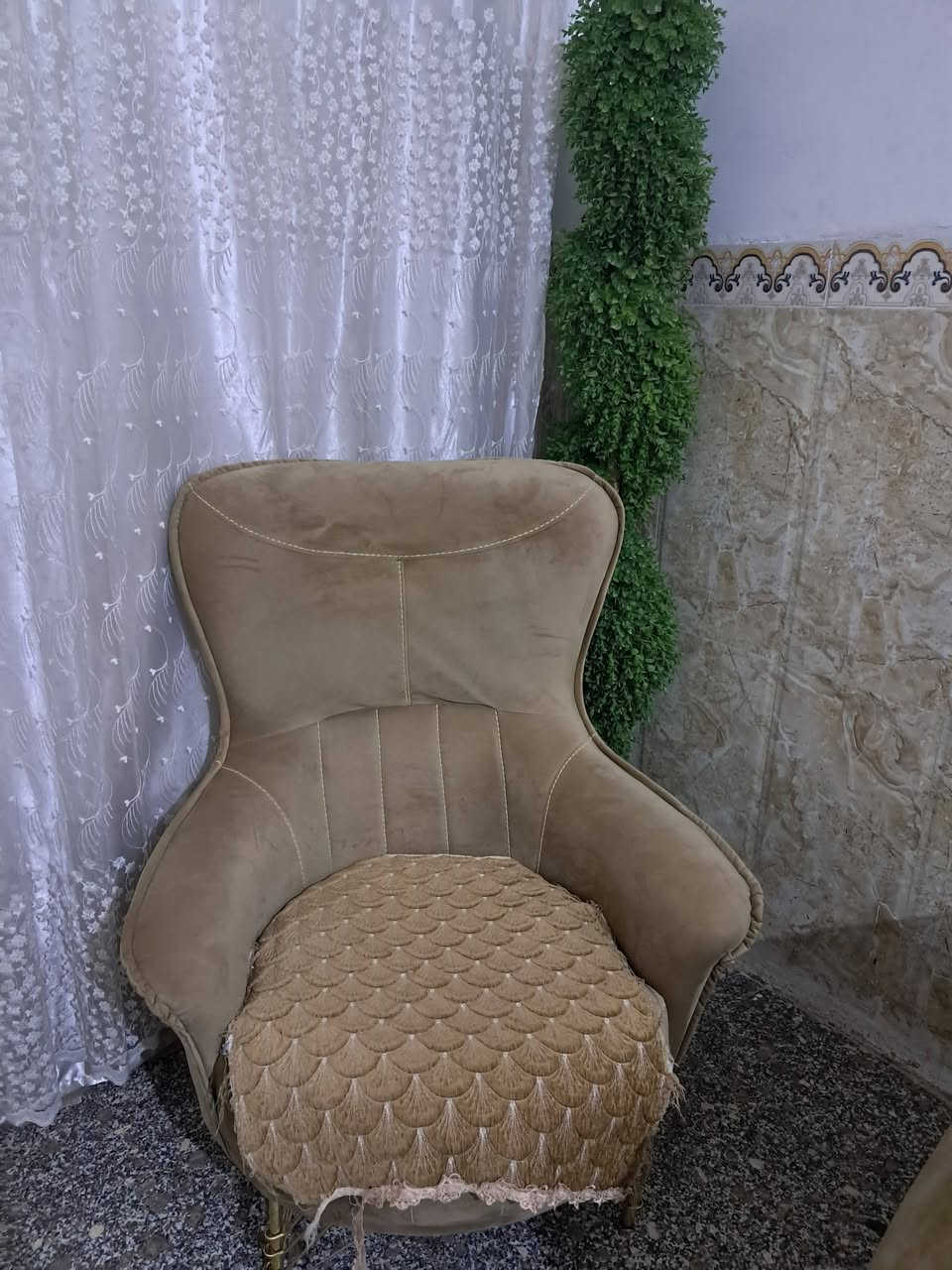 قنفات ثنين كبار+٤ كراسي+ اربع كوشات
السعر مليون


**إذا كنت صاحب هذا الإعلان وتريد حذفه لأي سبب، رجاءا أرسل رسالة إلى الدعم الفني**