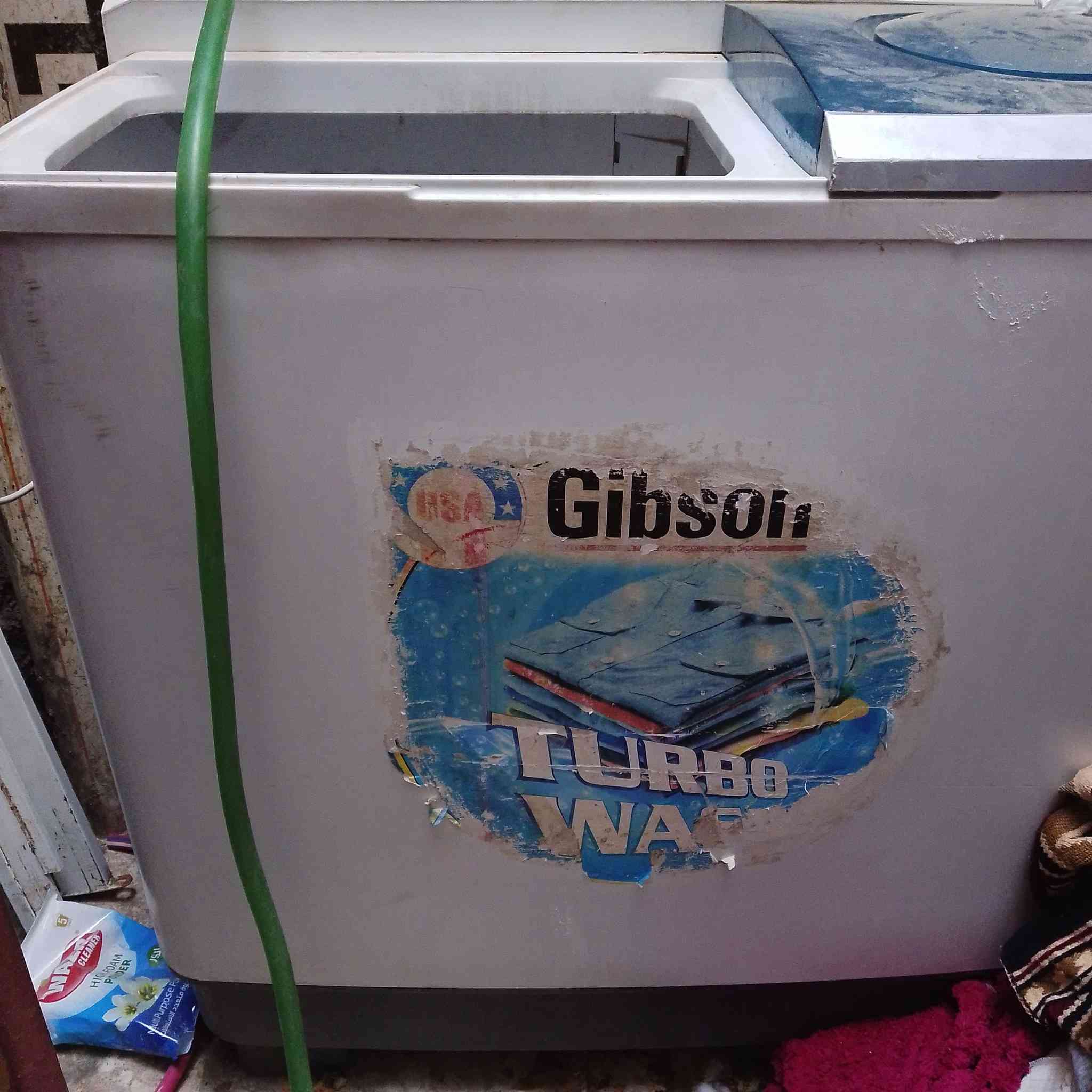 للبيع رقم الهاتف ***********
