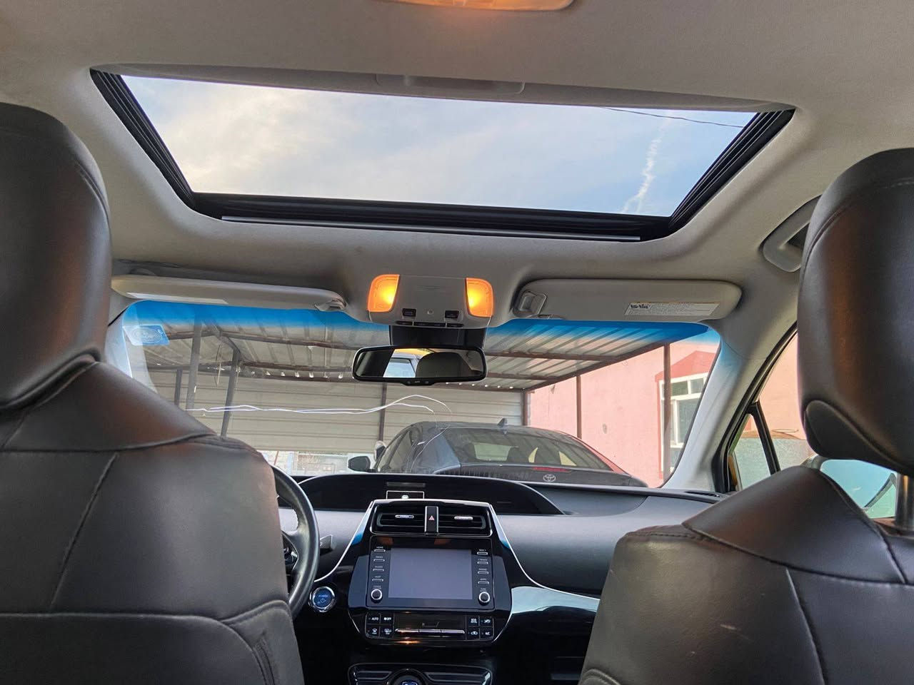 السلام عليكم بريوس 2022هايبردXLE رقم كركوك مكانها كركوك حادث جاملغ سائق بدون دواخل السيارة جاهزة السعر 145للتواصل ***********
