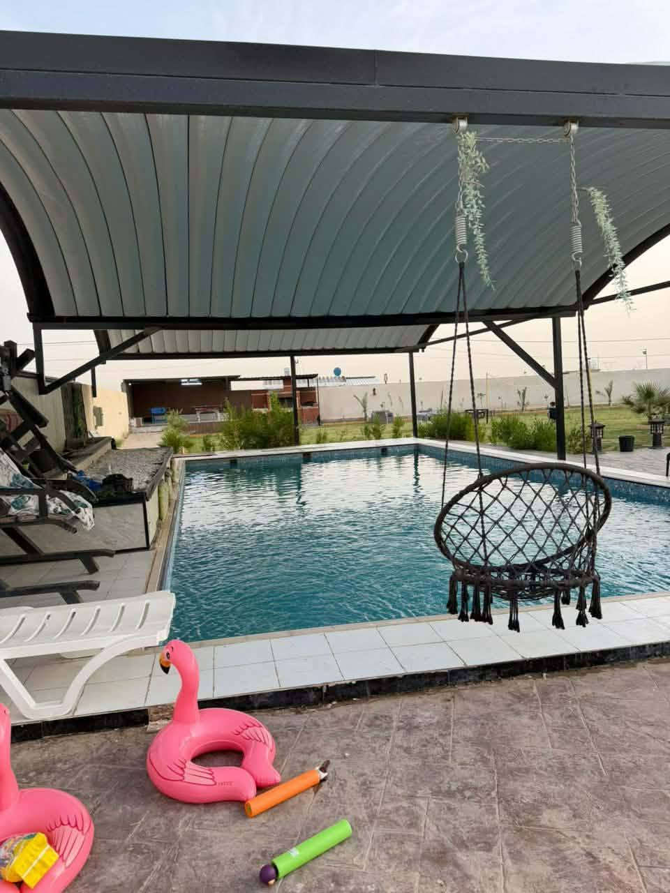 مزرعة فرح ⛱️☀️
موقعنا في ابو غريب
تحتوي المزرعة على ✨
غرفتين نوم 🛌 
صالة كبيرة 
مطبخ 🥘
واستقبال 🎀
تحتوي ع مسبح كبير 🐳🌊
تحتوي ع العاب كبار :
منضدة و كرة طائرة وبليارد 
والعاب اطفال 
للاستفسار الاتصال ع ***********
