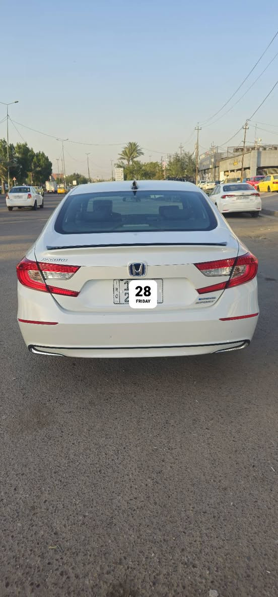 هوندا اكورد هايبرد سبورت موديل 2022 
السعر 157
حادثها تبديل بنيد الامامي
وصبغ خشم جامرلغ الأيمن
 وايرباك الاستيرن طاك
رقم بغداد  باسمي تحويل ثاني يوم
المواصفات :
المحرك : 2.0 
كير بصمه 
مانع انزلاق 
شفتات ستيرن 
دخول الذكي 
شاشة ذكيه 
قيادة الذاتية
تشغيل عن بعد 
عداد الكتروني 
كرسي كهربائي 
أنوار نهارية LED
رادار مانع التصادم 
كاميرا خلفية بثلاث اوضاع
أنماط القياده المتعدده Ev,Eco, normal, Sport
سايد بريك بصمة 
نظام Apple car play
حساس ضغط الاطارات TPMS
 ويل 19 رياضي
مع مواصفات اضافيه مثل
أزرار التحكم من مقود رادارات + الهاتف + المسجل + الخيارات 
رادار حماية من التصادم و تخفيف سرعة السيارة تلقائياً 
ديالى بعقوبه حي المعلمين / للاتصال او واتس ***********

