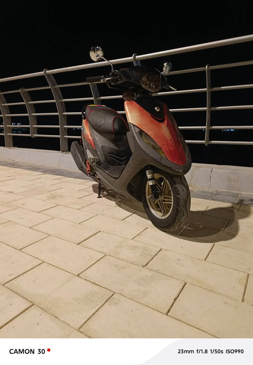 للبيع ماكس عدله صارله شهر نازله رمبه كفاله عامه بيه تزويد دبلات قزم وكلجات وهواي نواعم 
مكان الهوير
$مليون و200بيه مجال
***********

