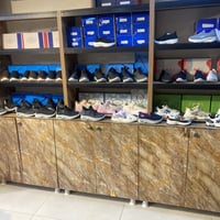 كربلاء • ديكور خشب • عرض احذية