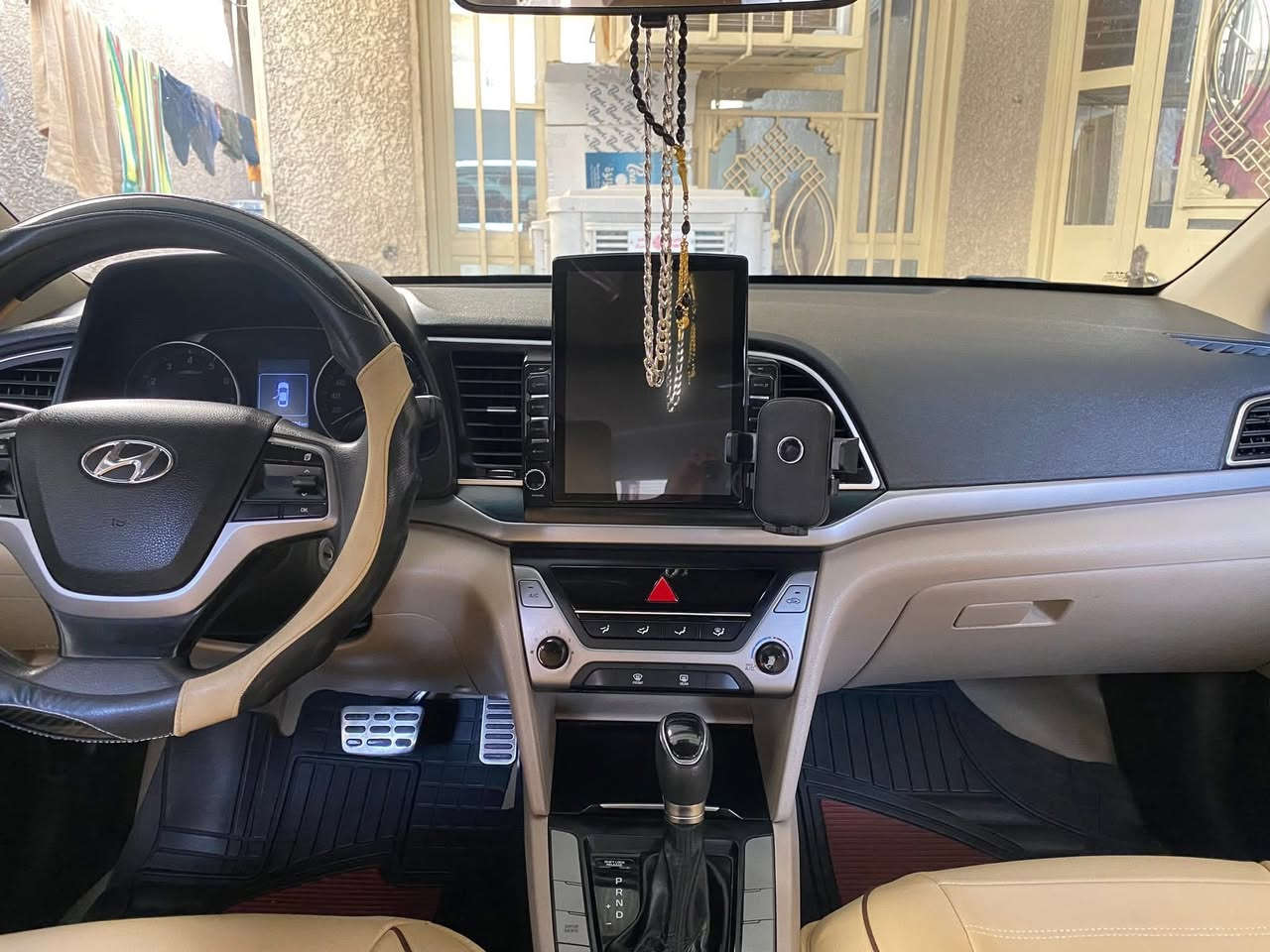 النتره خليجي شركة العامه 
موصفاته معروفه فتحه سقف مرايات شفط تحكمات ستيرن
سياره نضيفه وجاهزه متصرف عليه شي 
كير مكينه بلاديات مال شركه تبريد ثلج موديل 2017
محرك 2000 دوش 
بيه صبغ صندوق وقماره وشبر من مدام على كده سونار موجود
140 بيه مجال بسيط مكاني بغداد جديده ***********
