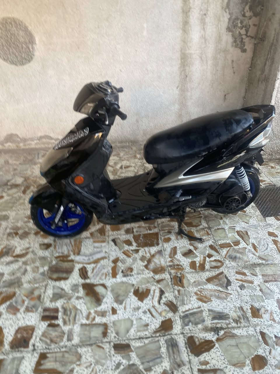 السلام عليكم سكنس فحل نوزل حديث طلاعات مكينه بلاديه ممفتوحه دراجه خير من الله نكره بكل وقت كهربائيات كله شغاله  750$
رقمي ***********
