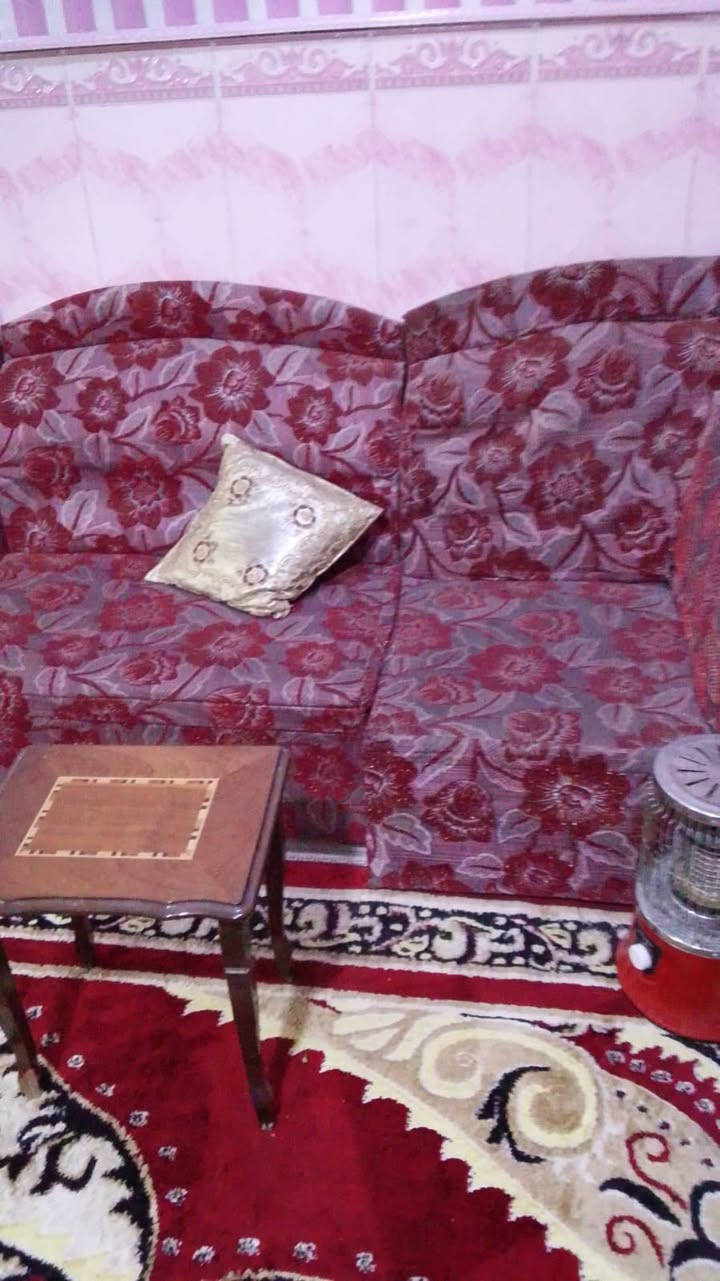 قنفات عشر قطع للبيع البصره القبله تواصل ***********
