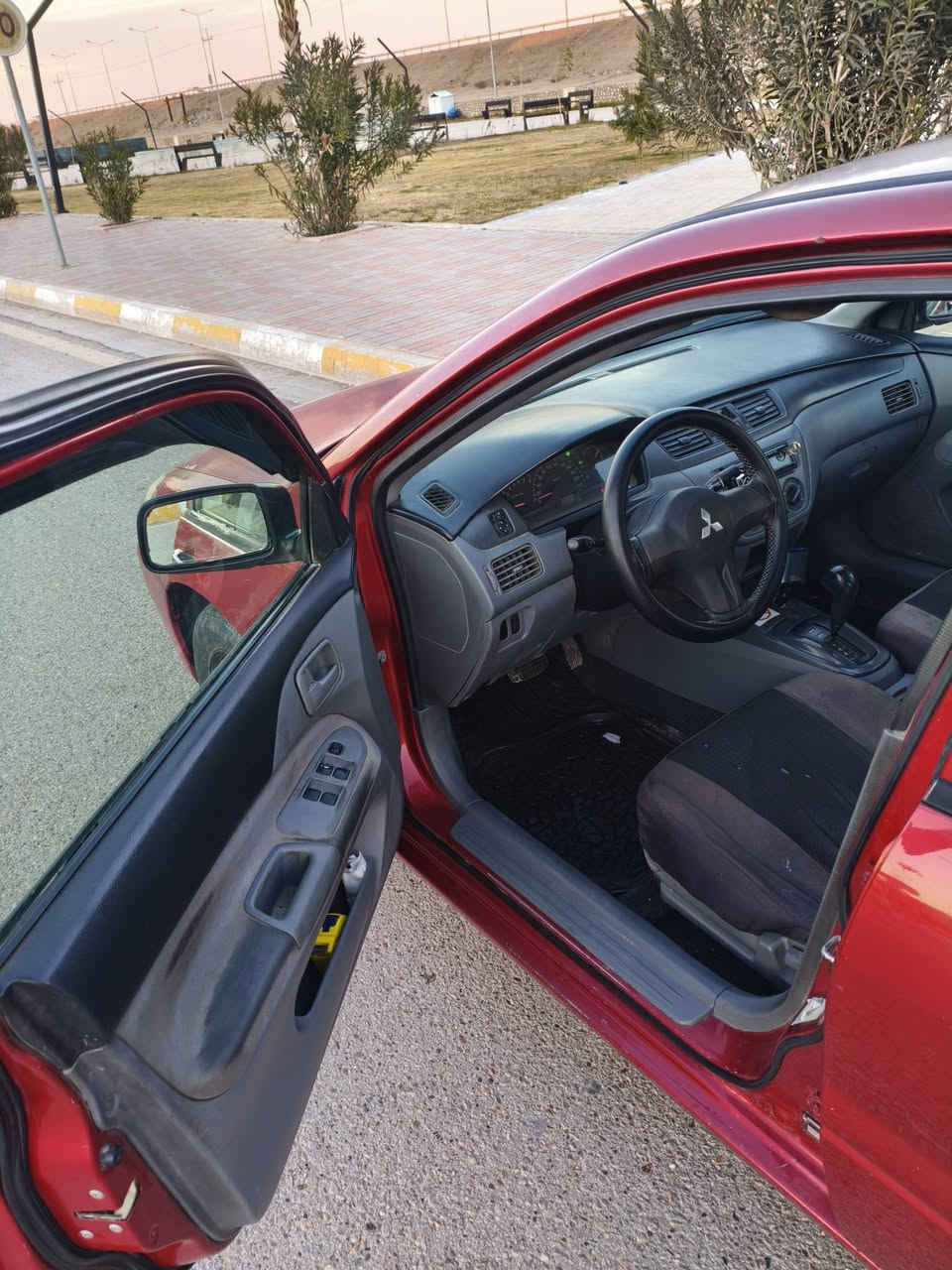 🚗 للبيع لانسر بومة
موديل 2010
اللون ماروني
رقم أربيل الجديد
السيارة باسمي تحويل مباشر
📍 العنوان: الفلوجة
كير أوتوماتيك
المحرك والكير كفالة سبانة، ما ممدودة عليهن
ماشية 236 ألف
المواصفات:
• تحكم مراي
• تبريد وتدفئة
• ريموت عدد 2
• لايت زينون (شمسي)
• حدادية نص عمر
• 4 قطع صبغ بدون أي دواخل
• سونار موجود
💰 السعر: 78 بيها مجال بسيط
📞 الاتصال: ***********
