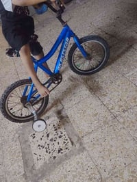 أزرق ١٦ • برتقالي ١٢ • نقص تاير