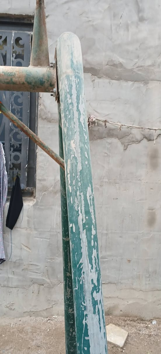 م،رجوحه تفصال،حديد قوي الطول مترتين ونص للبيع المكان البصره الزبير السعر ١٥٠ وبيها مجال الشراي هاذ رقمي ***********سقيفتها وياها
