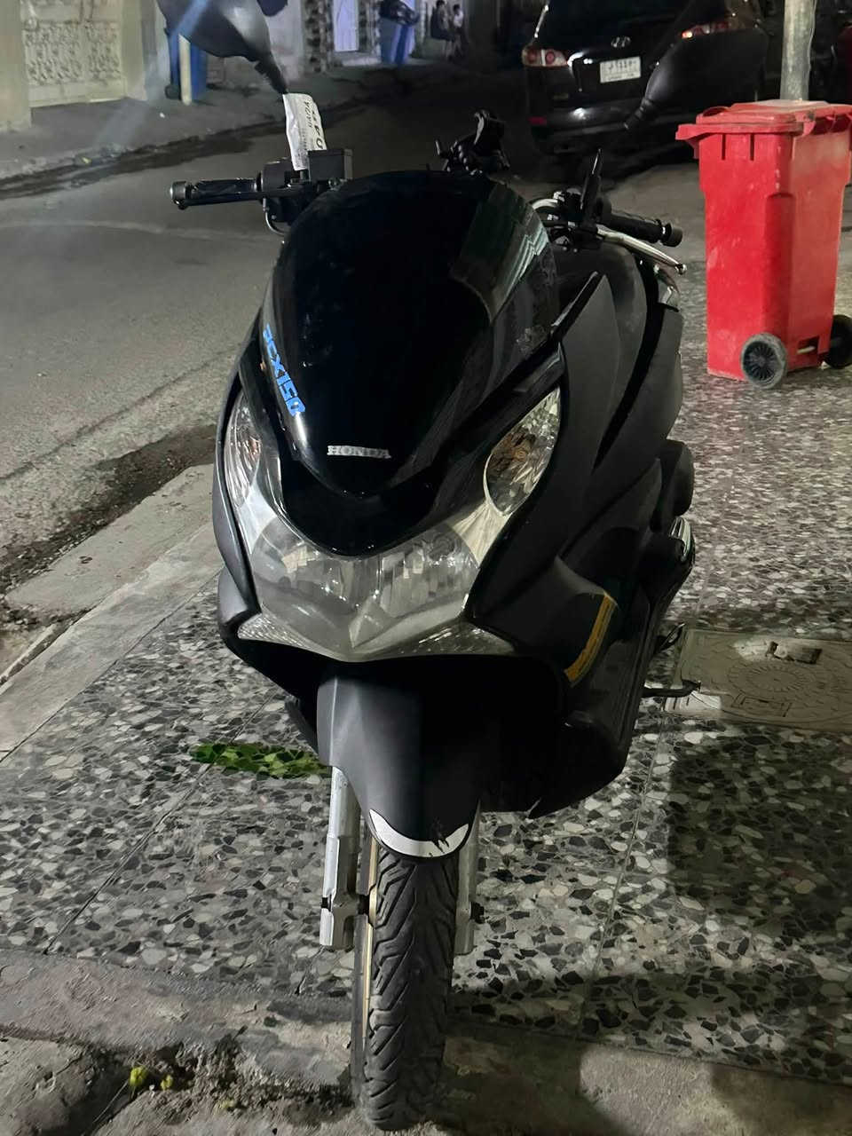Pcxجيل اول 150
أبيع كوم حديد جيل اول بدلت جوين والسلولي خربط وطفت بعد مشتغلت گالولي الجويتر وصخ بس مالي خلگهة أبيع كوم حديد سعرها 650 بيهة مجال بسيط 
مكاني الدورة ابو دشير ***********
