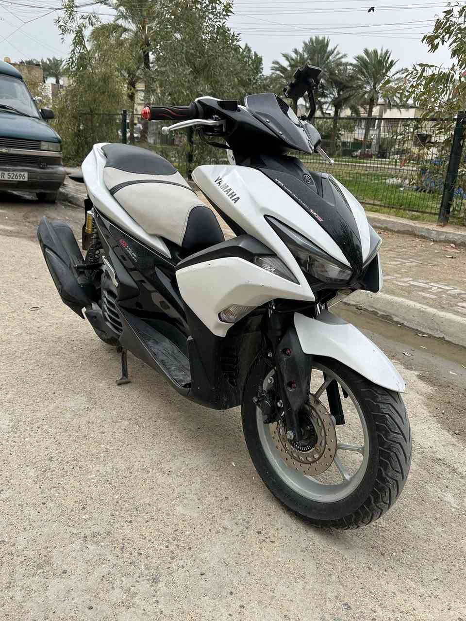 سلام عليكم
يوماها ايروكس ياباني 155cc
ماشيه 23 حقيقي 
ستان كهربائي 
شلعه ومعدل منتكمش محرك مكفول كهربائيات كلها شغاله 
نضام تشغيل مغنطه يعني نفس ال pcx
نازله من قيس كراده 
نقصها قفل ستيرن مينقفل تاخذها من باب البيت 
مكاني الشعله السعر 1.500 
***********
